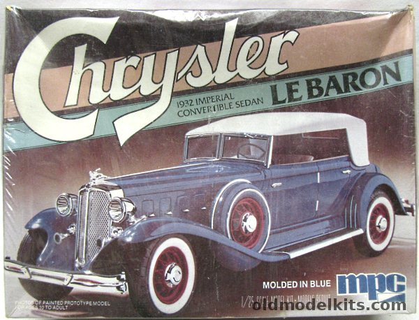 MPC 1/25 1932 Chrysler Imperial Le Baron Convertible Sedan, 1-3153 plastic model kit